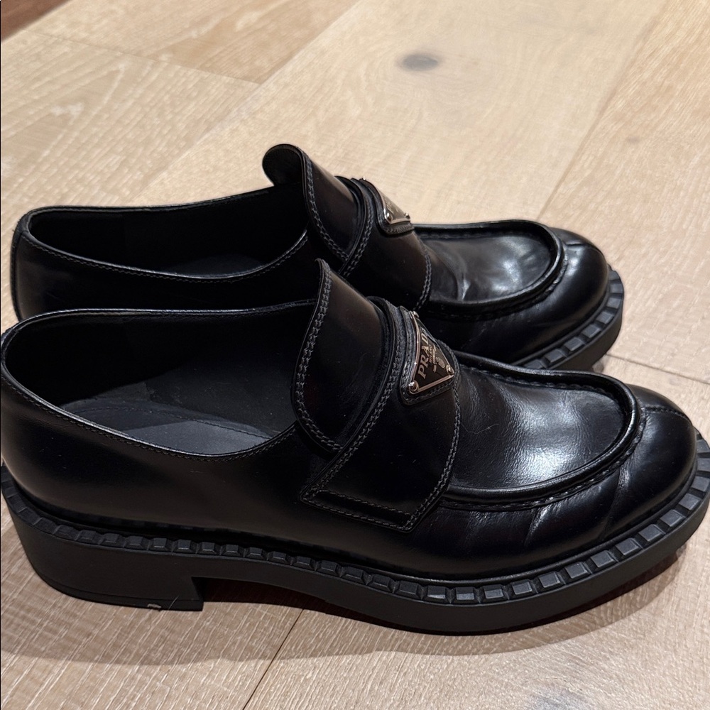 Prada l Black Loafers - Picture 4 of 4